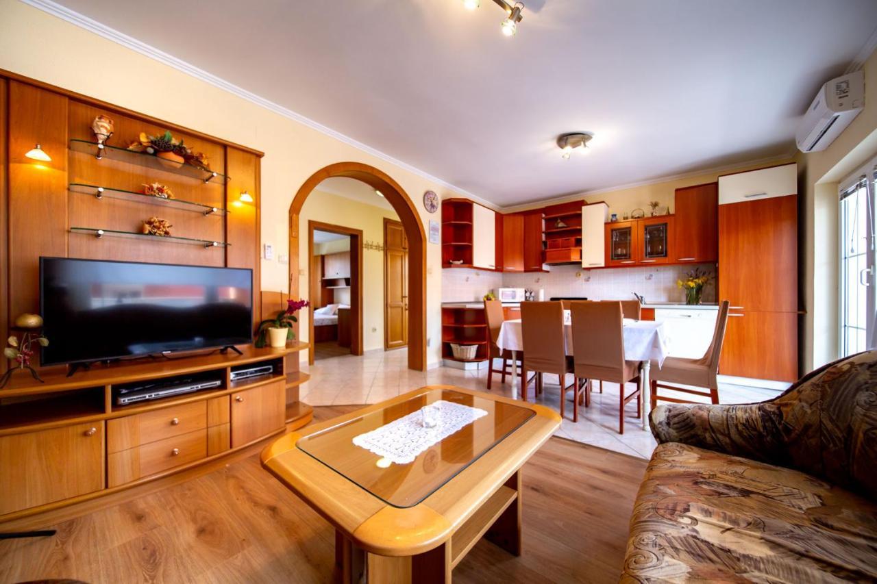 Kastell Apartments Lopar Εξωτερικό φωτογραφία