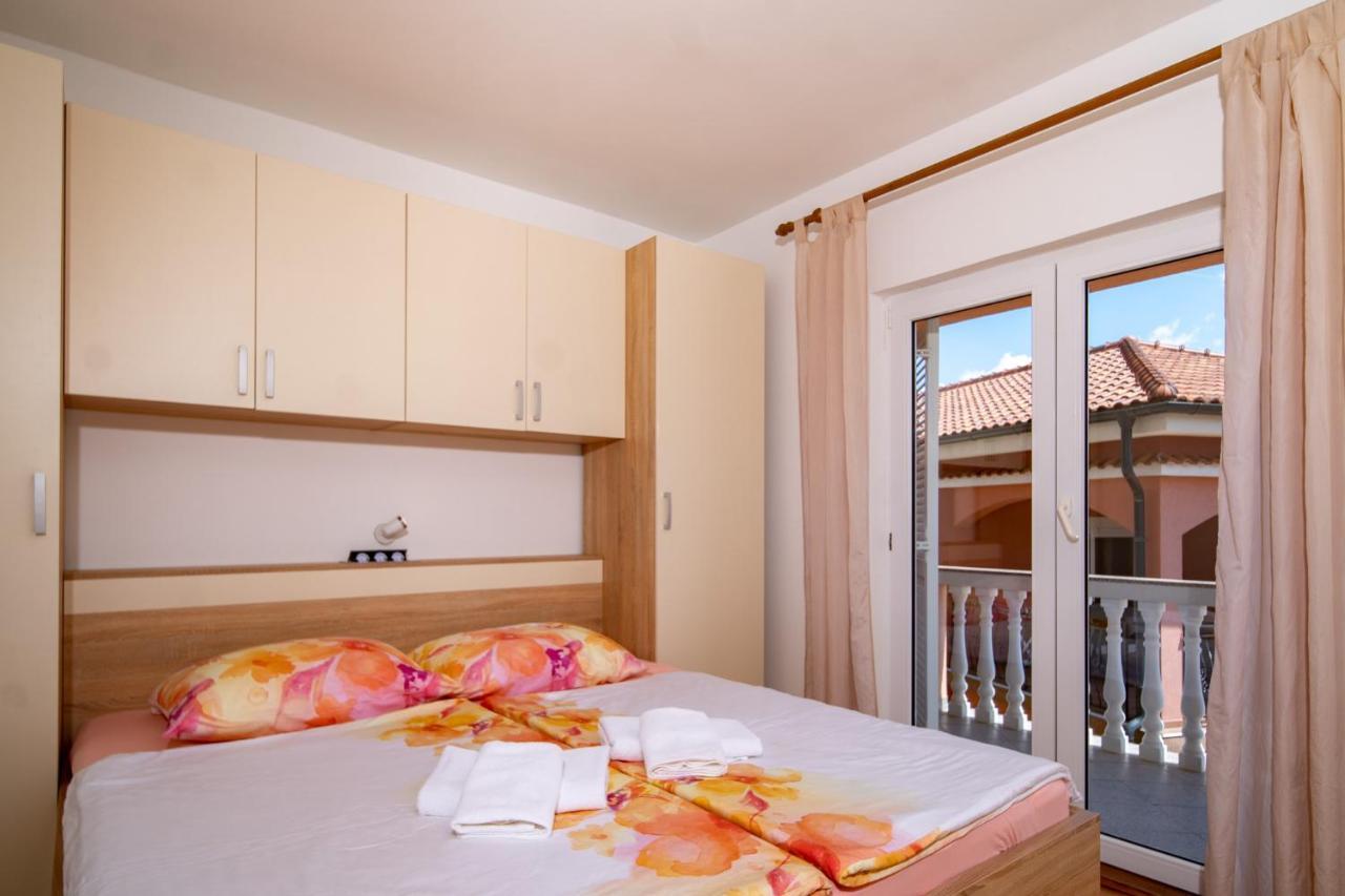 Kastell Apartments Lopar Εξωτερικό φωτογραφία