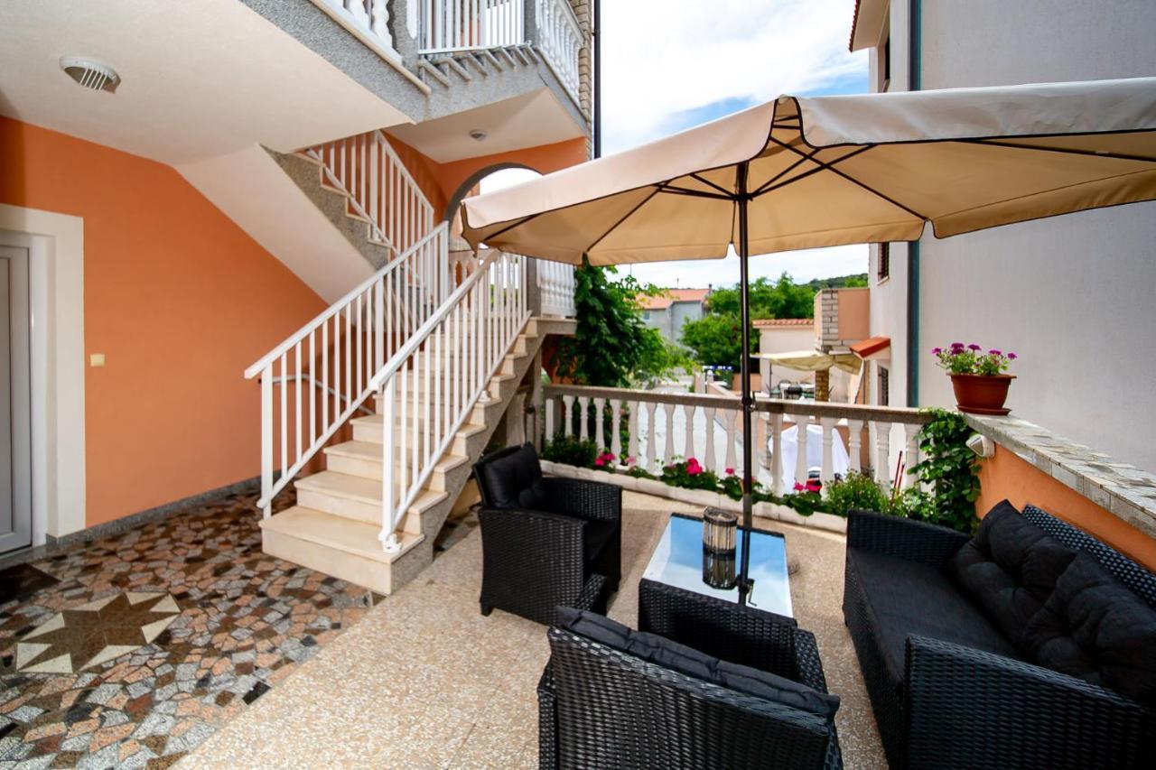 Kastell Apartments Lopar Εξωτερικό φωτογραφία