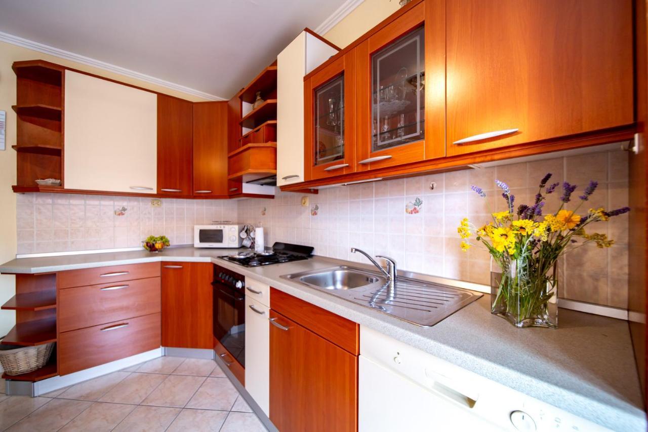 Kastell Apartments Lopar Εξωτερικό φωτογραφία
