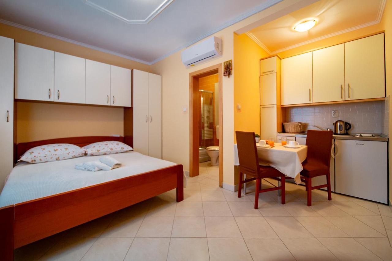 Kastell Apartments Lopar Εξωτερικό φωτογραφία