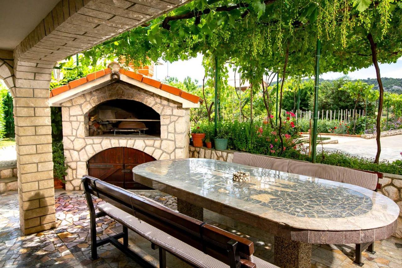 Kastell Apartments Lopar Εξωτερικό φωτογραφία