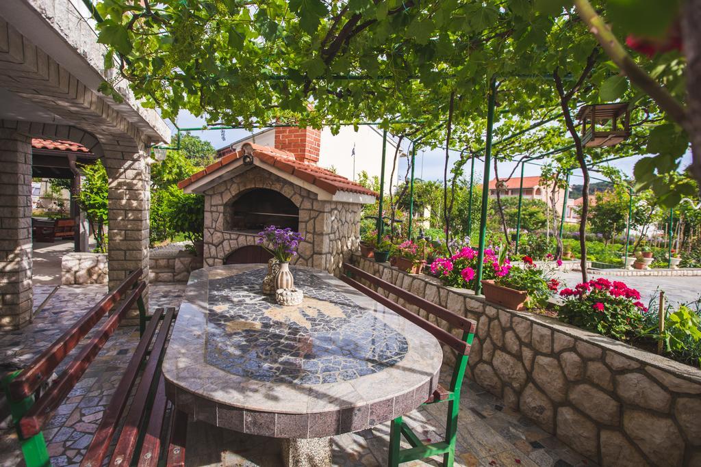 Kastell Apartments Lopar Εξωτερικό φωτογραφία